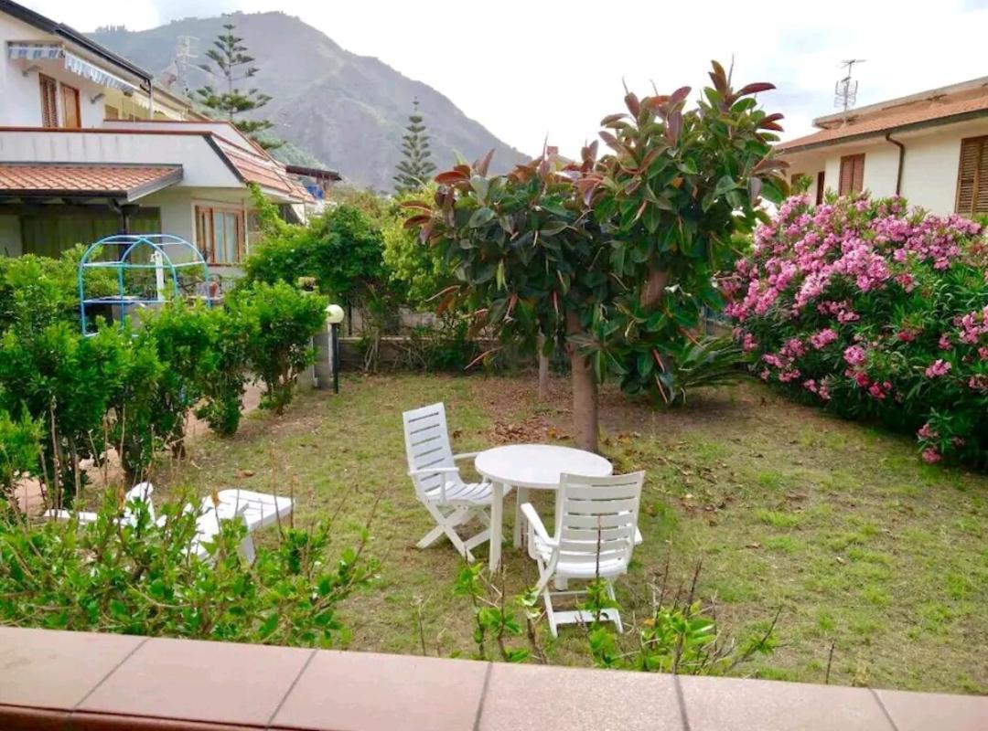 Casa de Férias Casa Con Giardino E Terrazzo Vicino Al Mare